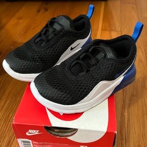 NIKE AIR MAX MOTION 2
